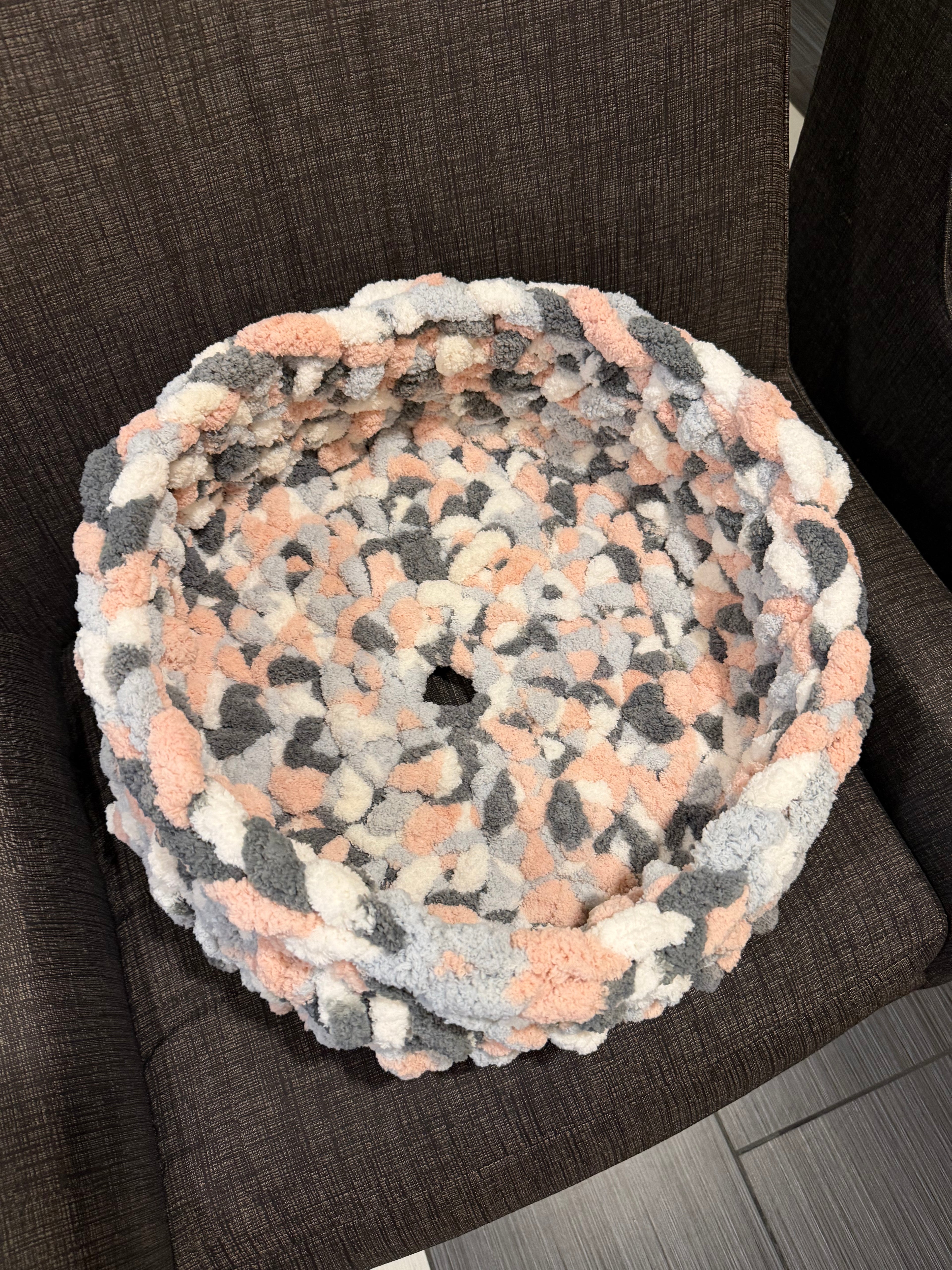 Handmade Plush Crochet Cat/ Mini Dog Bed 🐾