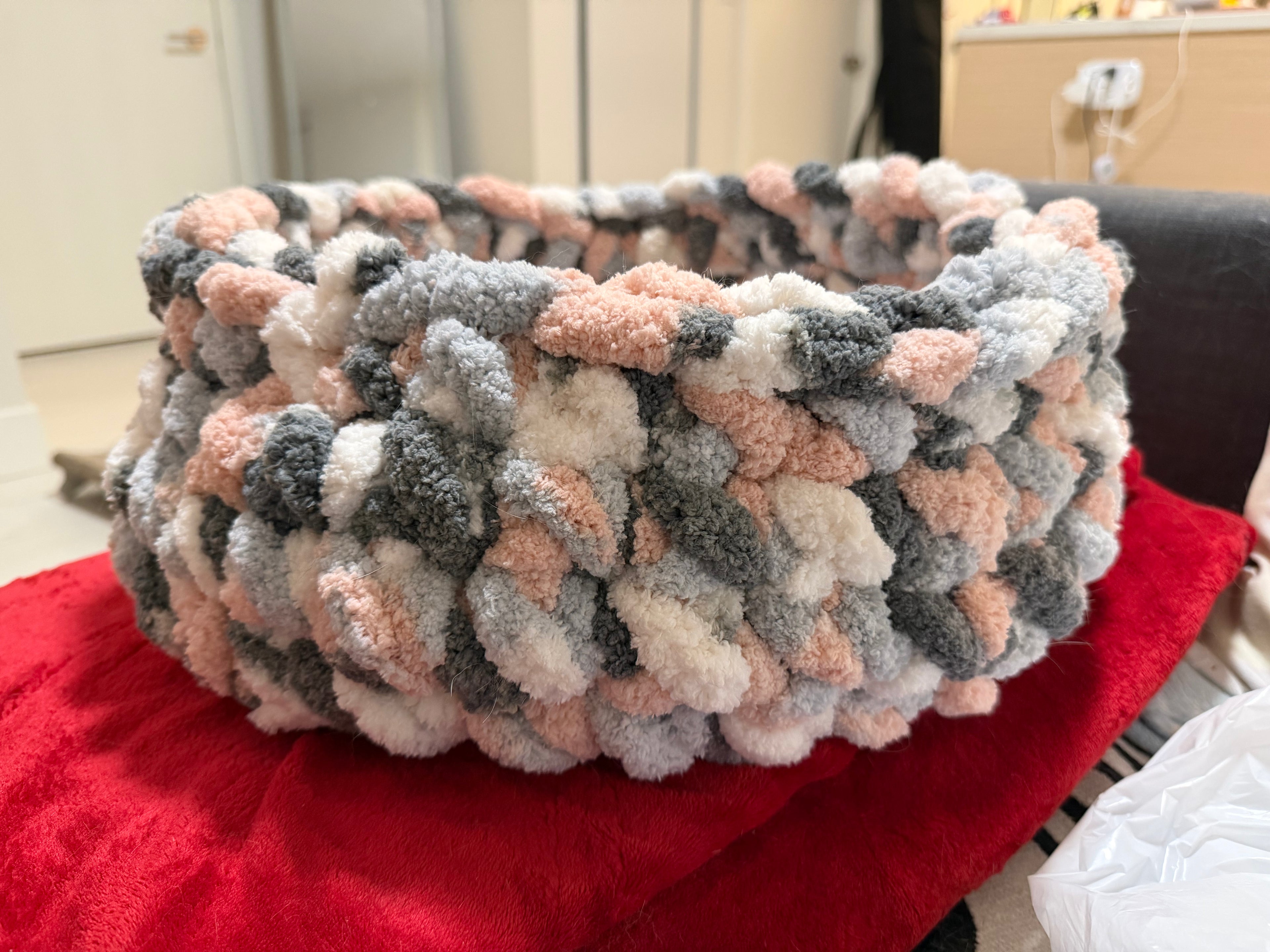 Handmade Plush Crochet Cat/ Mini Dog Bed 🐾